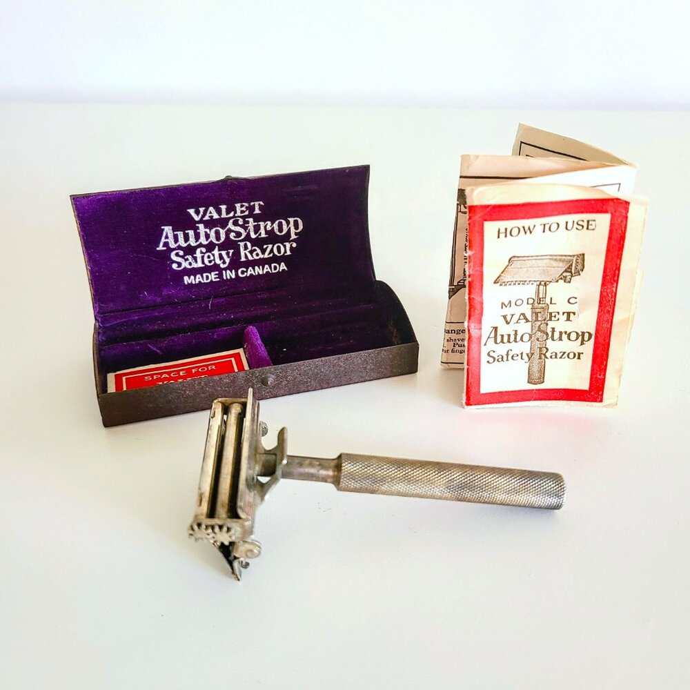 Vintage VALET Auto-Strop Razor, Model C, With Purple Velvet Lined Metal Case